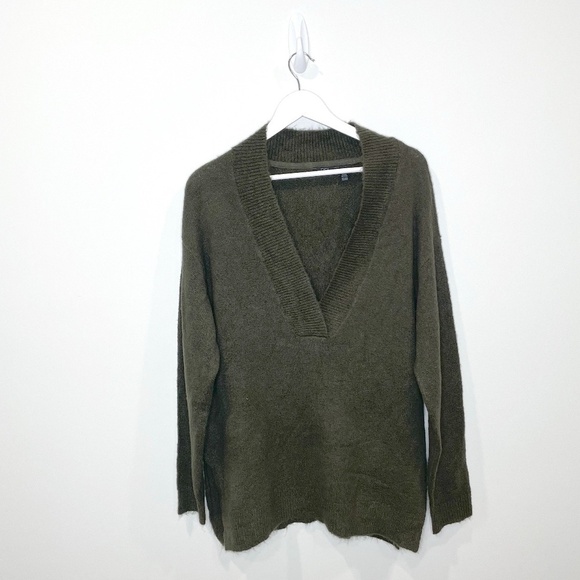 RDI Olive Green V-Neck Sweater - Picture 1 of 8